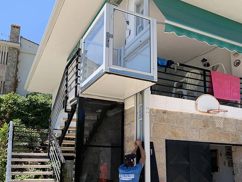 Salvatec Stairlift
